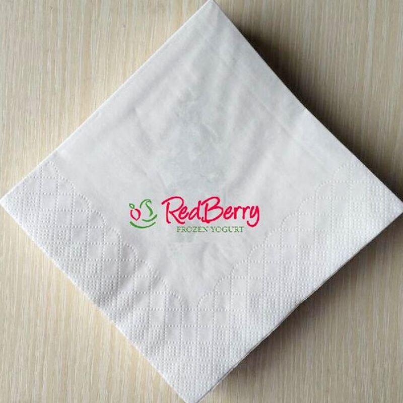 25*25cm serviette papier tissé 2 Ply Virgin Wood Pulp Cocktail Serviettes Logo personnalisé Sérigraphie à soie Servilles à dîner pliés pour les événements et les fêtes