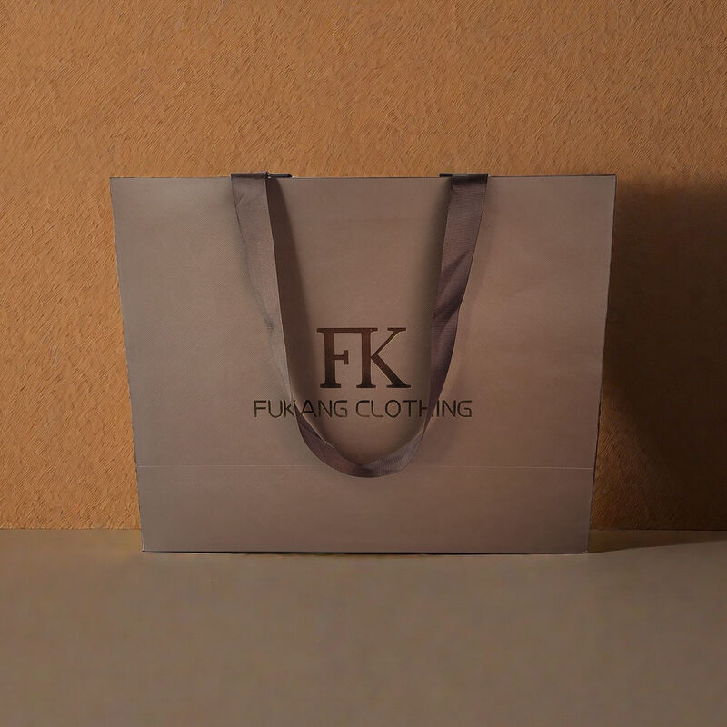 Tissu personnalisé Noir pour les petites entreprises Votre propre logo Imprimez un sac-cadeau en papier de marque Sacs de luxe avec logo