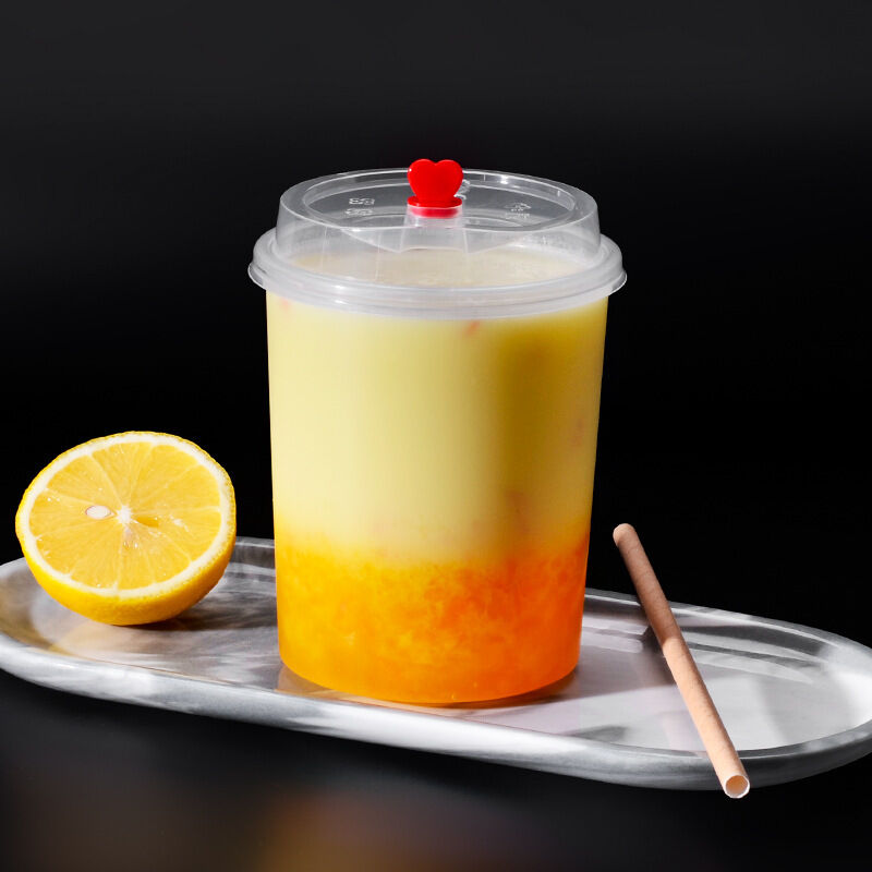 Bouteilles en plastique cylindrique moulé par injection (500 ml / 700 ml) pour le thé à bulles et le thé aux fruits à emporter