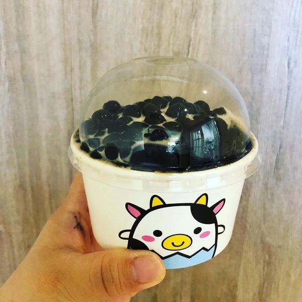 Coupe de crème glacée jetable avec couvercle Contenants de desserts surgelés en PP/papier imprimés sur mesure pour la glace, le yogourt et les plats à emporterCoupe de crème glacée jetable avec couvercle